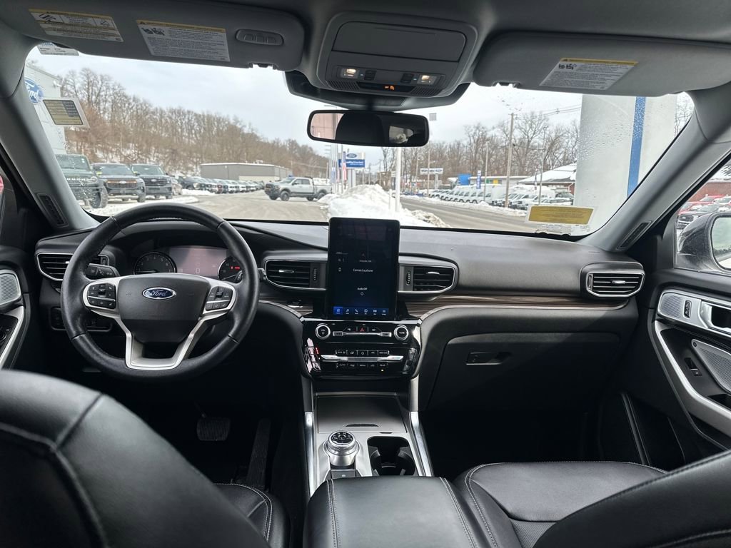 Certified 2022 Ford Explorer Limited w/ Limited Technology Package image 37
