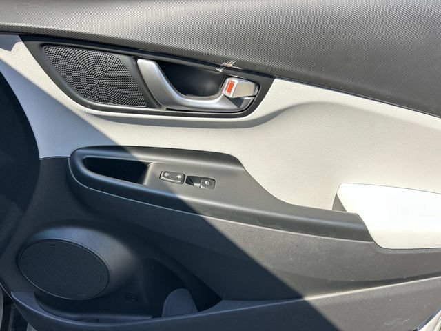 Used 2022 Hyundai Kona SEL w/ Convenience Package FWD image 24