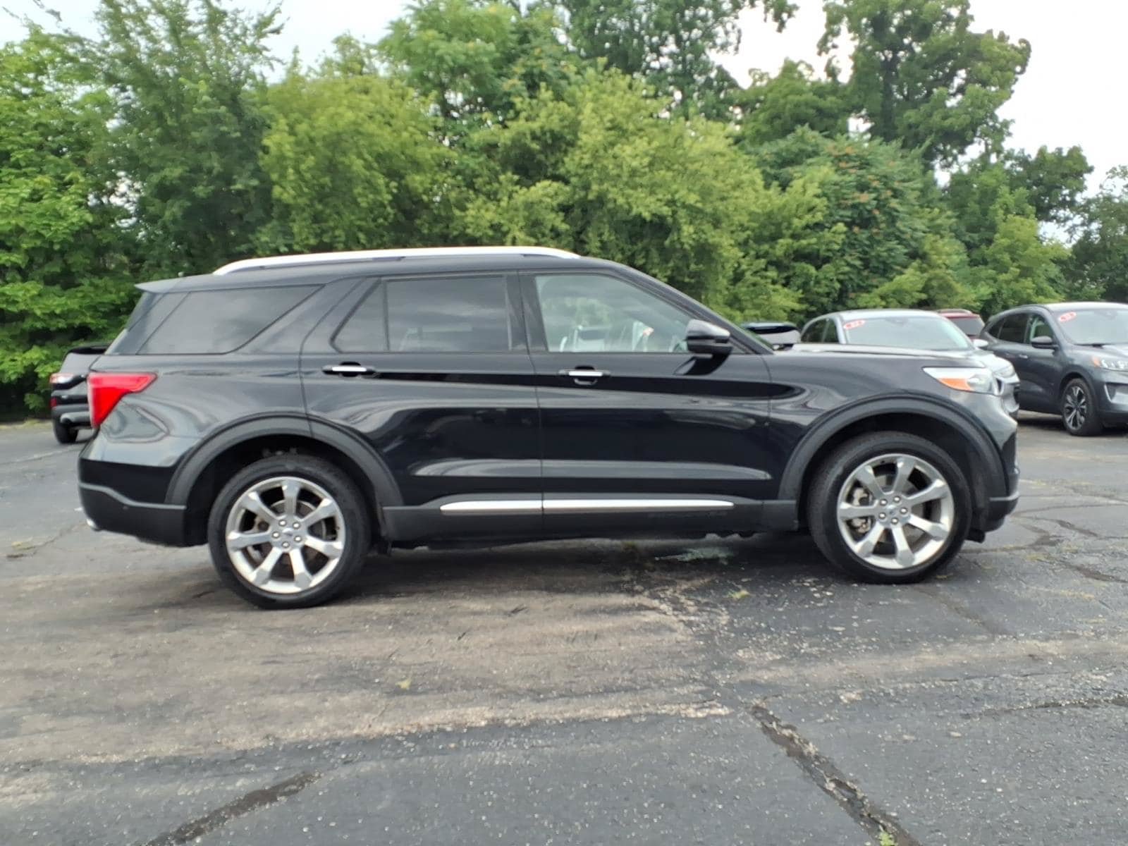 Certified 2020 Ford Explorer Platinum w/ Premium Technology Package AWD/4WD image 22