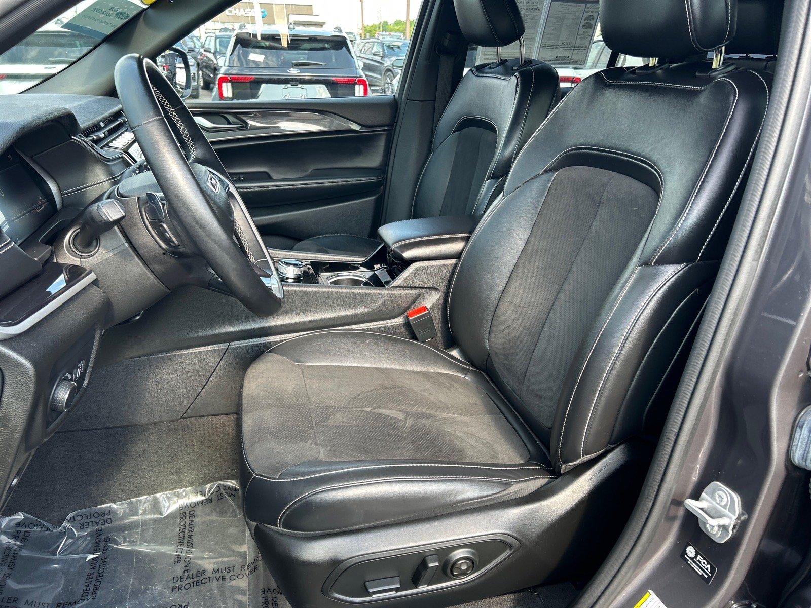 Used 2022 Jeep Grand Cherokee Altitude AWD/4WD image 7