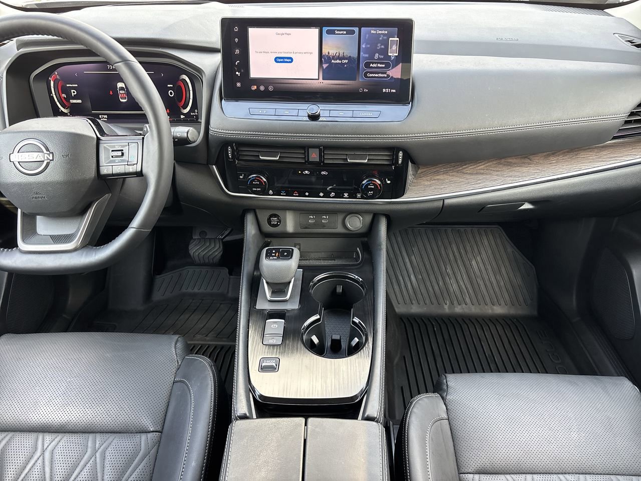 Used 2025 Nissan Rogue Platinum w/ Platinum Premium Package image 14