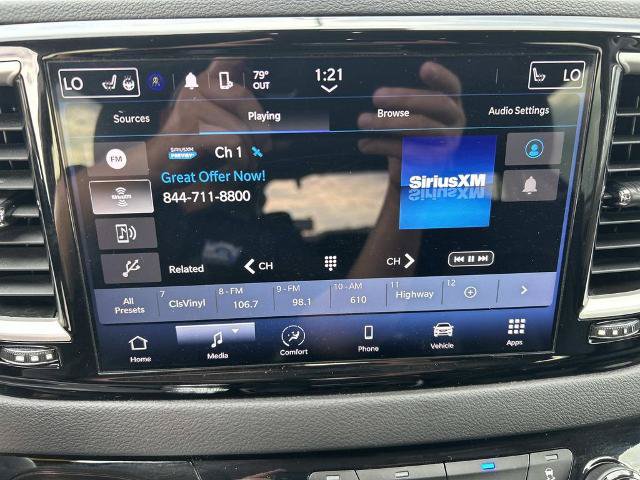 Used 2023 Chrysler Pacifica Touring-L FWD image 32