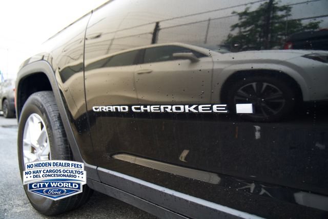 Used 2024 Jeep Grand Cherokee L Laredo RWD image 6