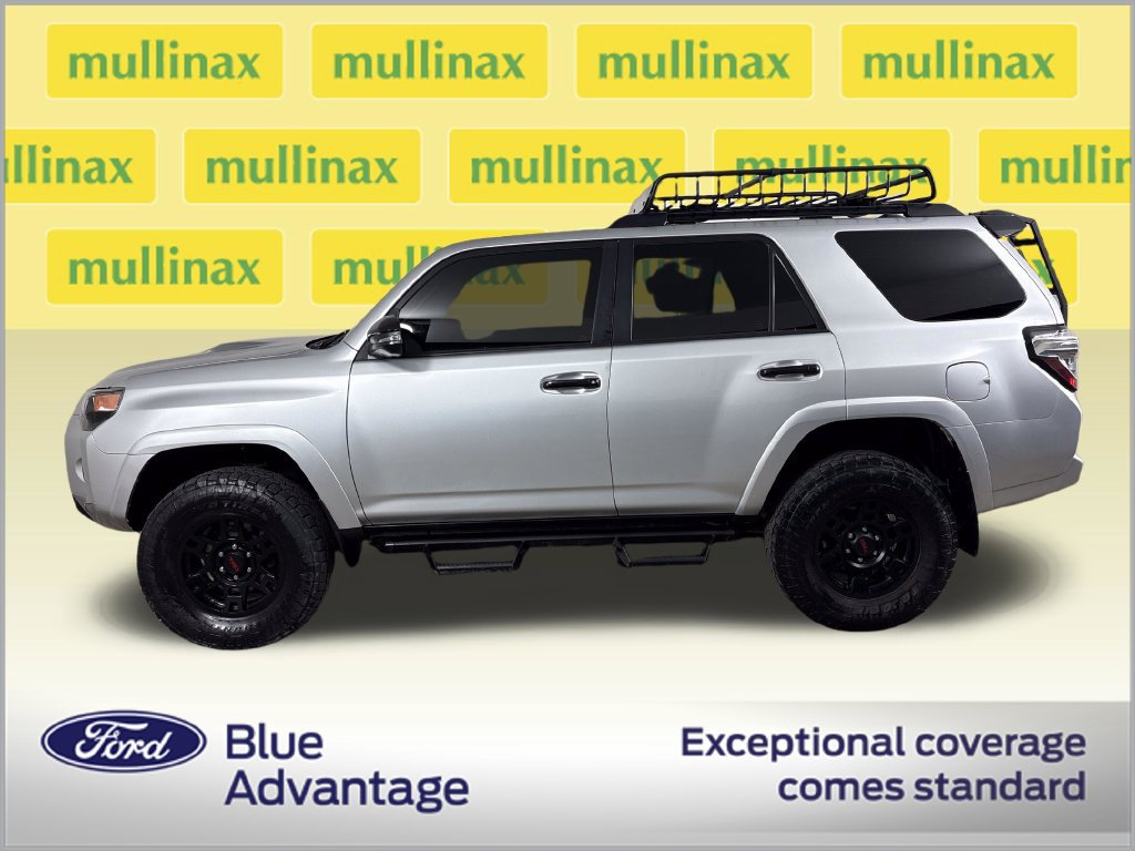 Used 2021 Toyota 4Runner Venture w/ Moonroof Package AWD/4WD image 10