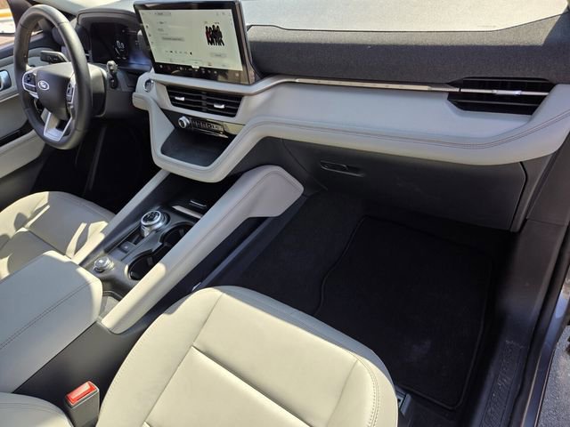 Certified 2025 Ford Explorer Active w/ Active Comfort Package RWD image 19