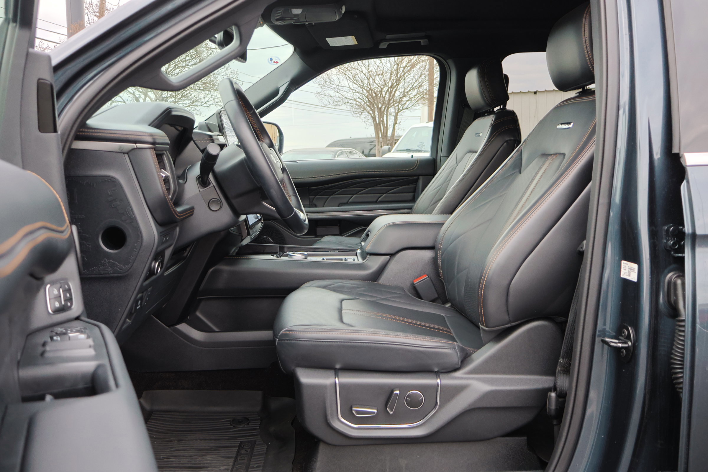 Certified 2023 Ford Expedition Platinum image 12