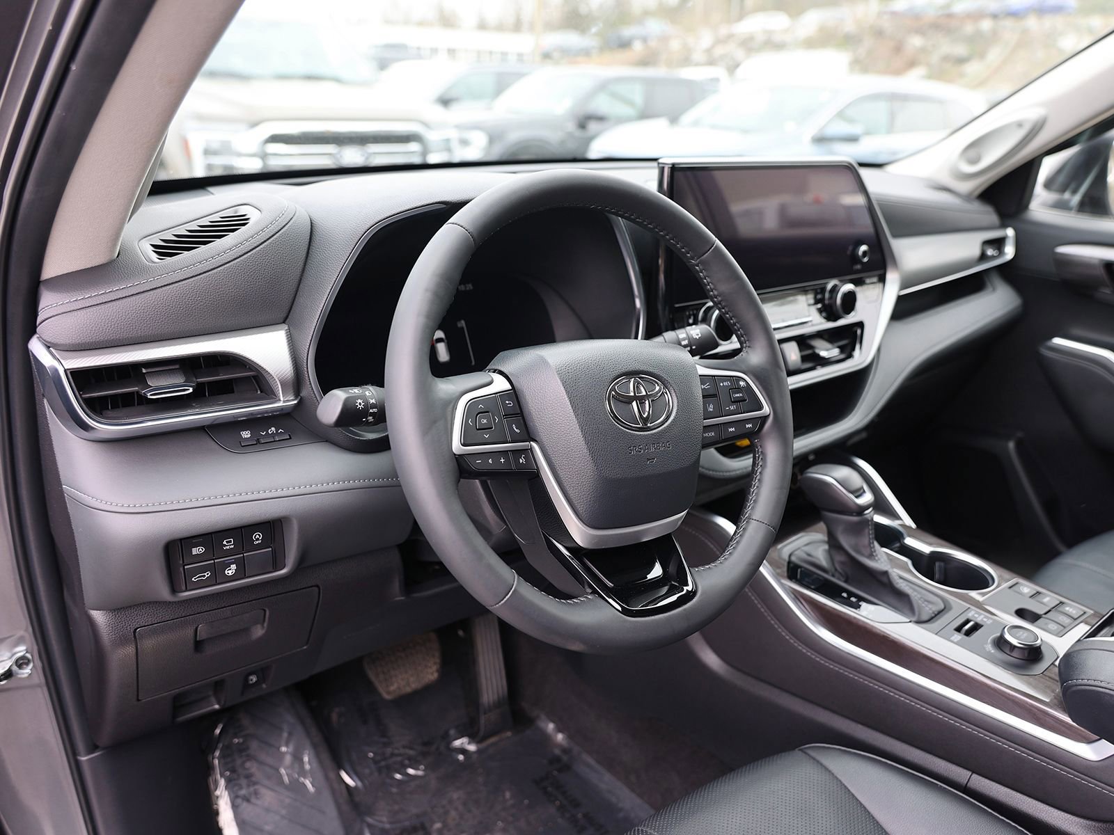 Used 2023 Toyota Highlander Platinum AWD/4WD image 17