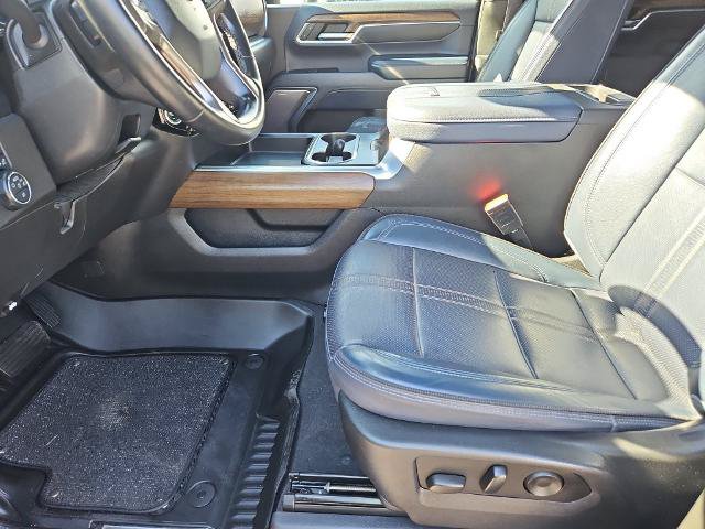 Used 2024 Chevrolet Silverado 2500 High Country w/ High Country Premium Package AWD/4WD image 40