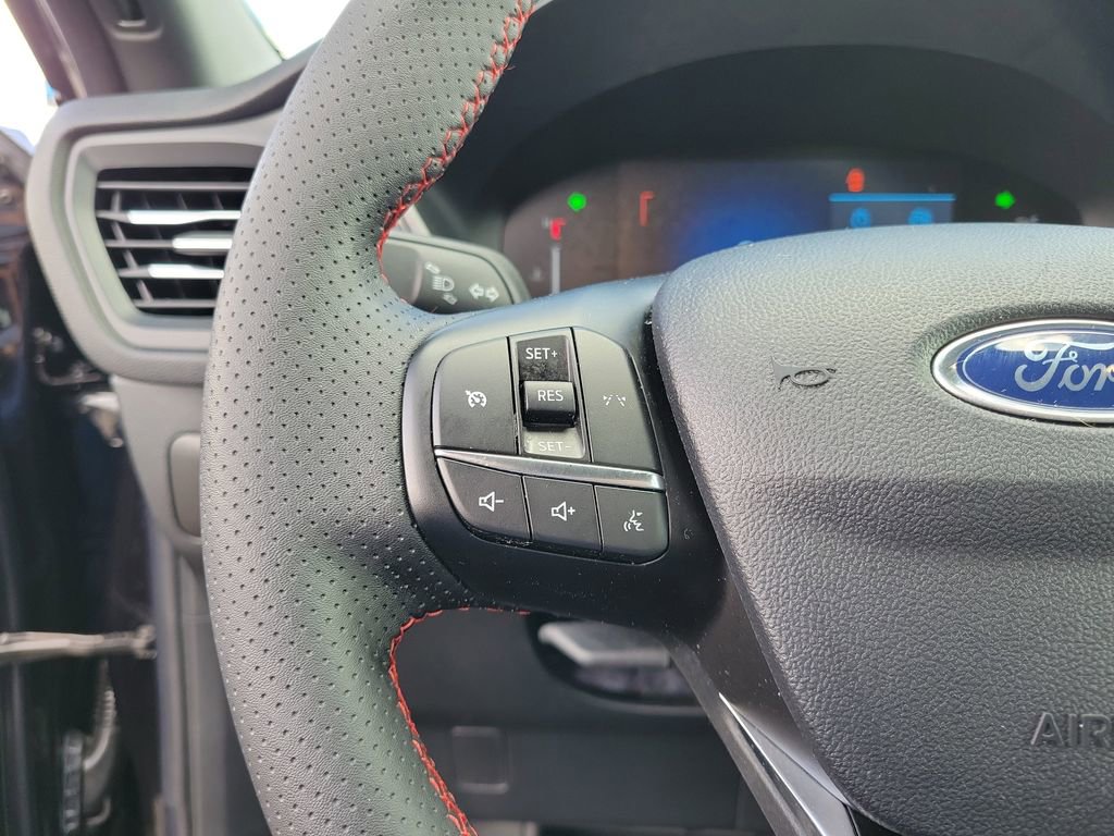 Certified 2025 Ford Escape ST-Line image 23