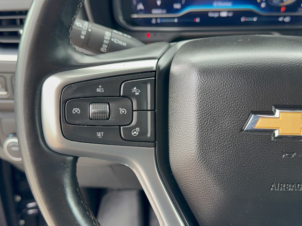 Used 2023 Chevrolet Suburban Premier RWD image 18