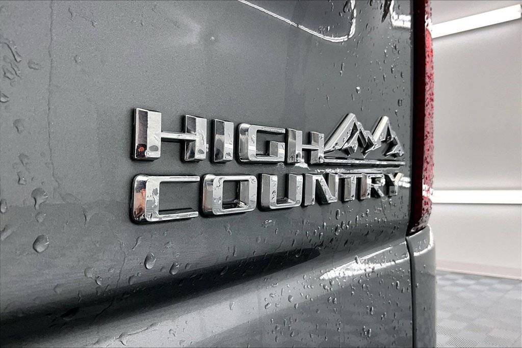 Used 2025 Chevrolet Silverado 1500 High Country w/ Technology Package AWD/4WD image 8