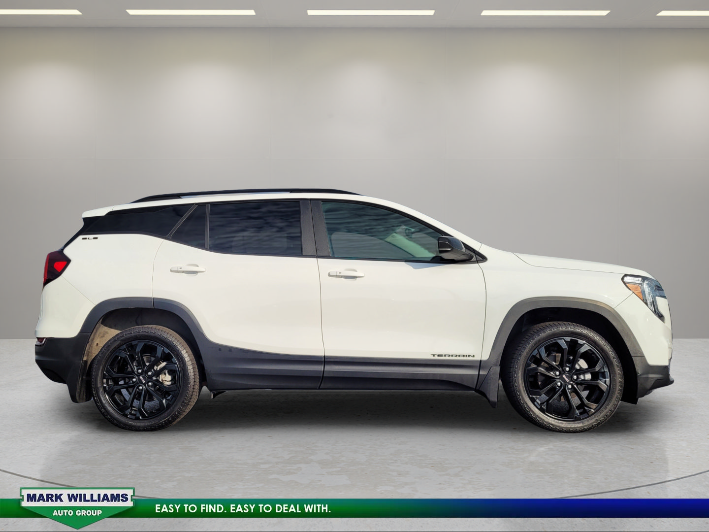 Used 2022 GMC Terrain SLE w/ Driver Convenience Package AWD/4WD image 2
