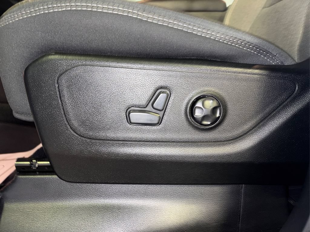 Used 2021 RAM 1500 Big Horn AWD/4WD image 30