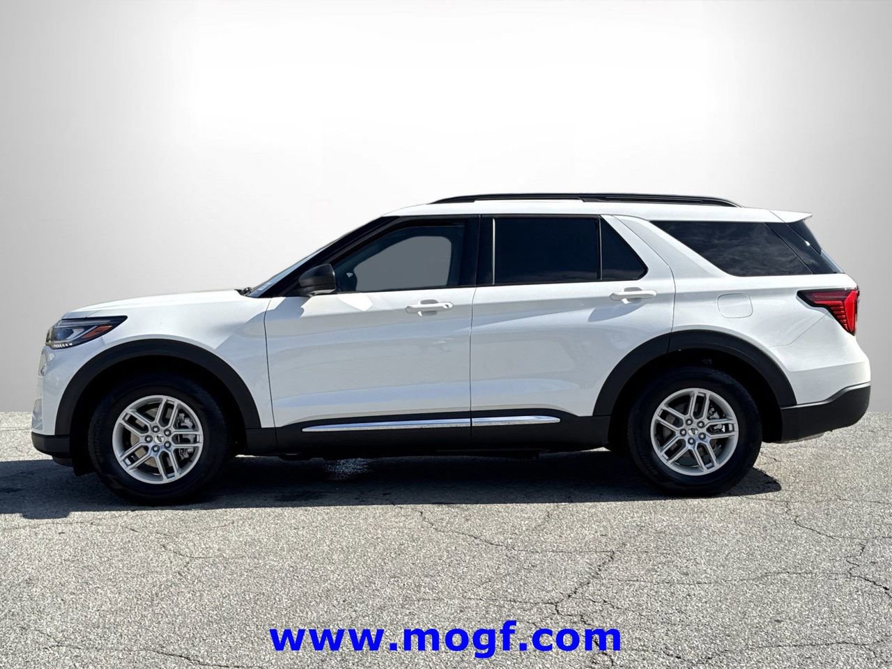 Certified 2025 Ford Explorer Active w/ Active Comfort Package image 6