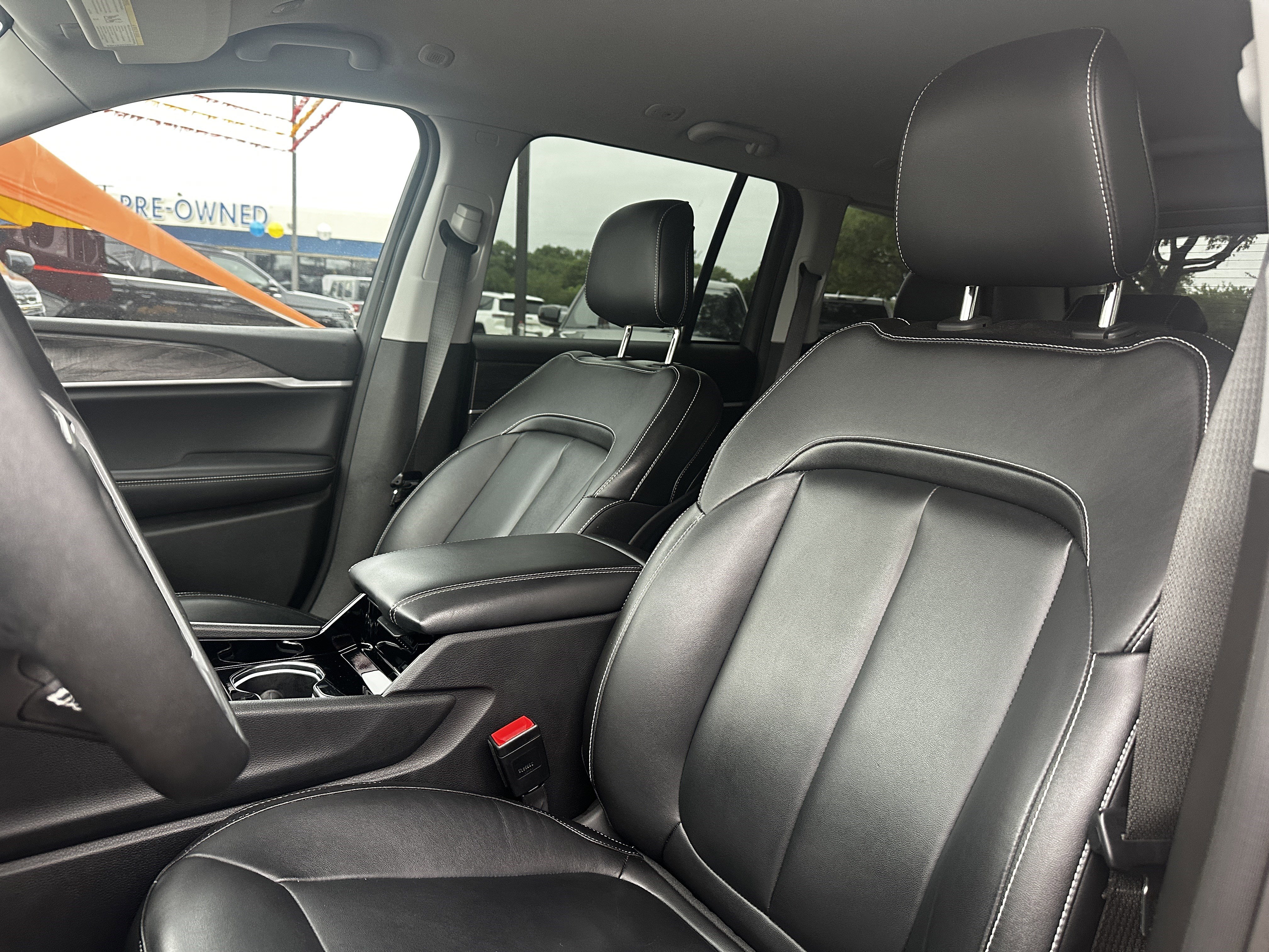 Used 2023 Jeep Grand Cherokee Limited w/ Black Appearance Package AWD/4WD image 25