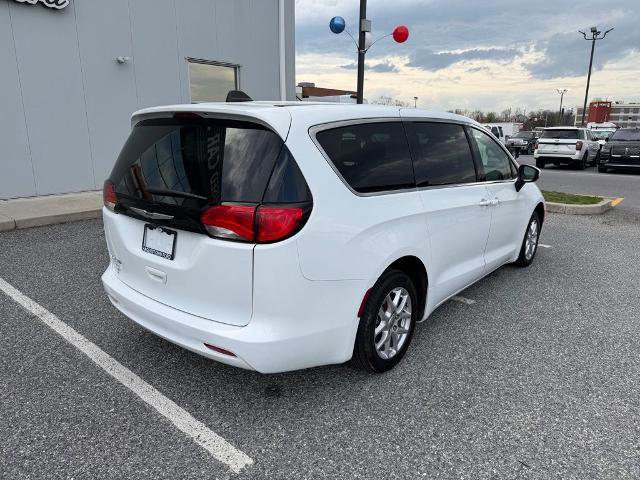 Used 2023 Chrysler Voyager LX FWD image 5