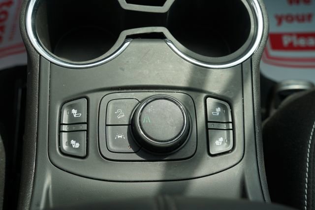 Used 2024 GMC Terrain SLE w/ Driver Convenience Package FWD image 17