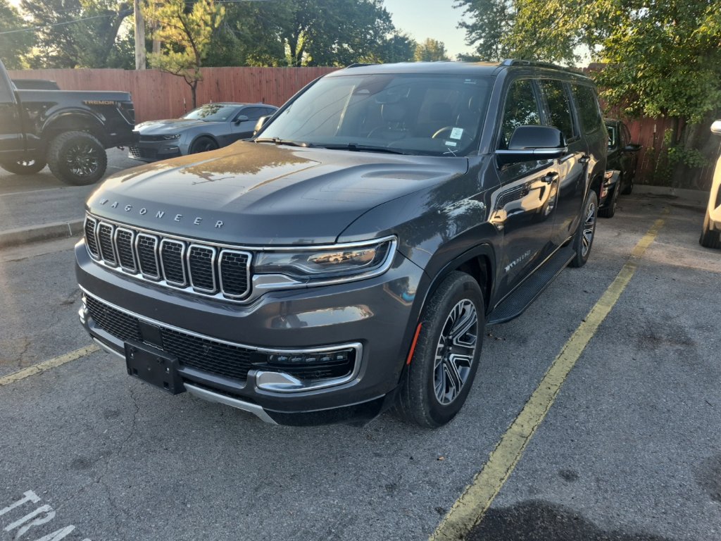 Used 2024 Jeep Wagoneer L Series II AWD/4WD image 4