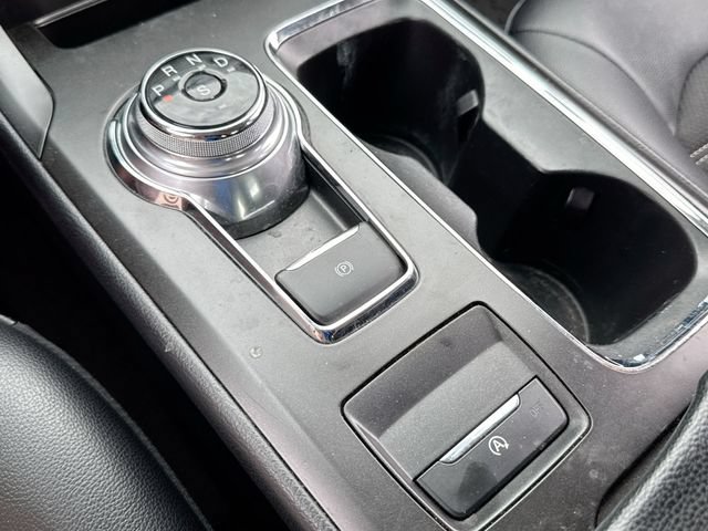 Certified 2018 Ford Fusion SE w/ Equipment Group 201A FWD image 19