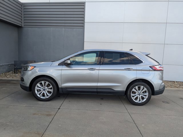 Certified 2022 Ford Edge Titanium image 2