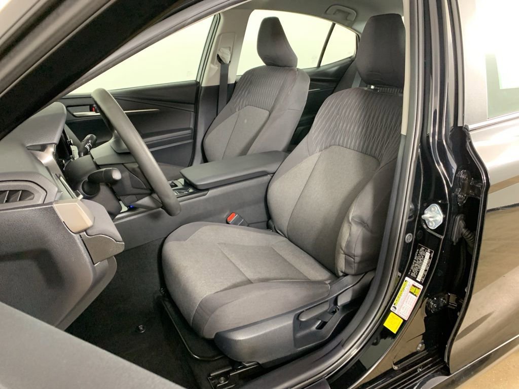 Used 2025 Toyota Camry LE FWD image 27