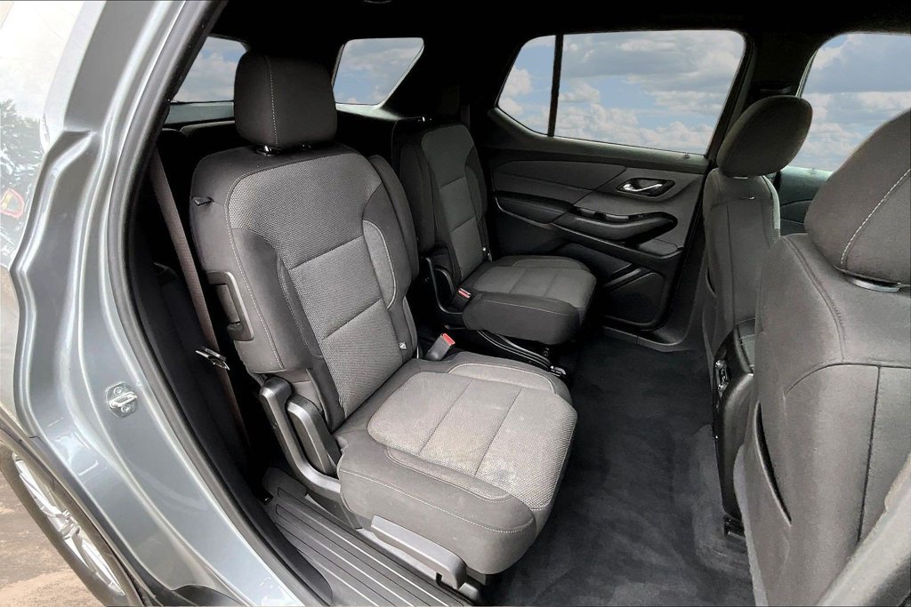 Used 2023 Chevrolet Traverse LT w/ LPO, Cargo Package AWD/4WD image 27