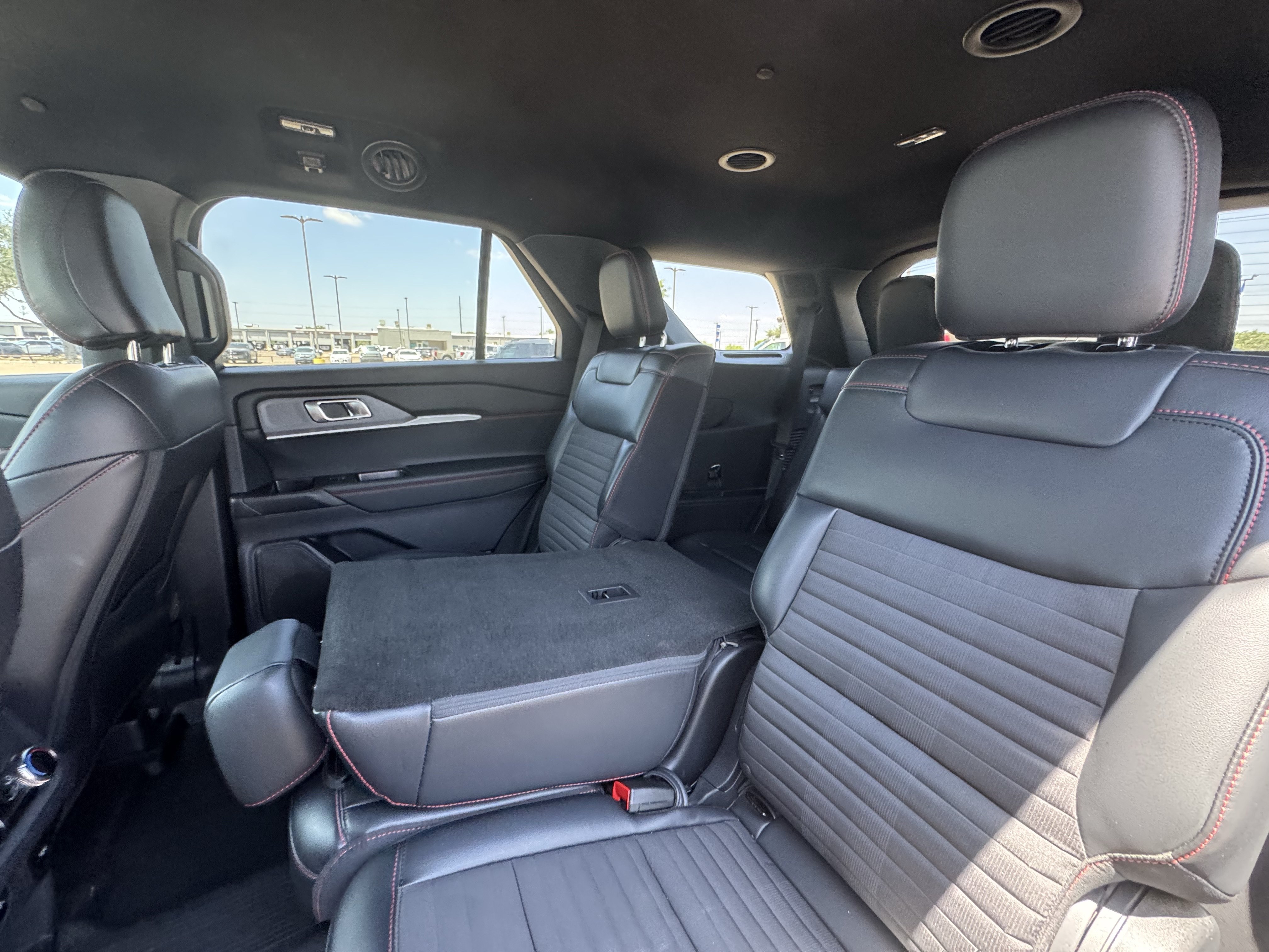 Certified 2025 Ford Explorer ST-Line RWD image 26