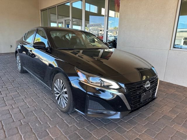 Used 2024 Nissan Altima 2.5 SV FWD image 6