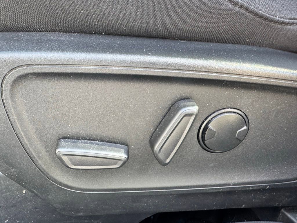 Certified 2023 Ford Escape Active AWD/4WD image 11