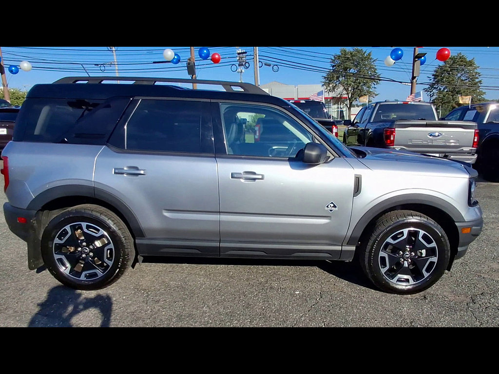 Certified 2023 Ford Bronco Sport Outer Banks AWD/4WD image 9