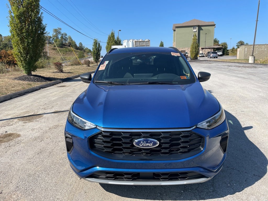 Certified 2023 Ford Escape ST-Line w/ Tech Pack #1 image 8