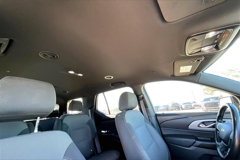 Used 2023 Chevrolet Traverse LT image 28