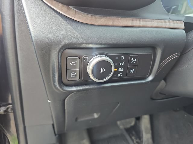 Certified 2023 Ford Explorer Platinum w/ Technology Package AWD/4WD image 17