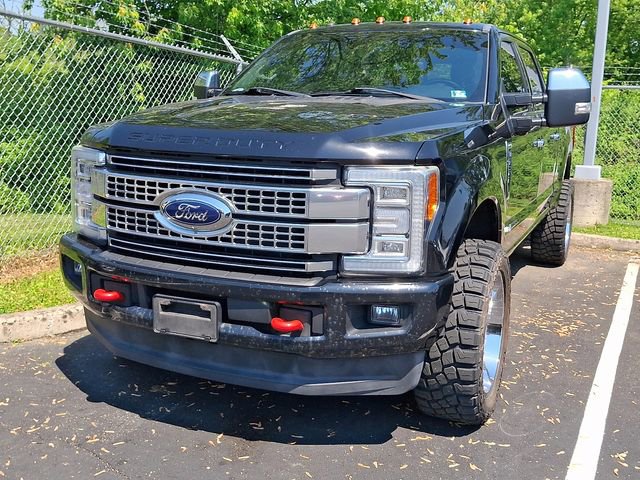 Certified 2017 Ford F250 Platinum w/ Platinum Ultimate Package AWD/4WD image 4