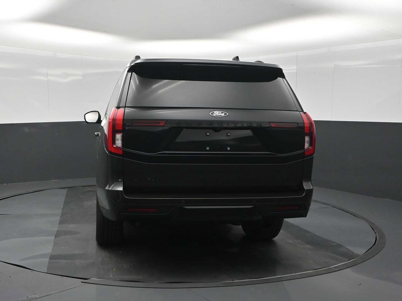 Certified 2025 Ford Expedition Platinum w/ Stealth Appearance Package AWD/4WD image 7