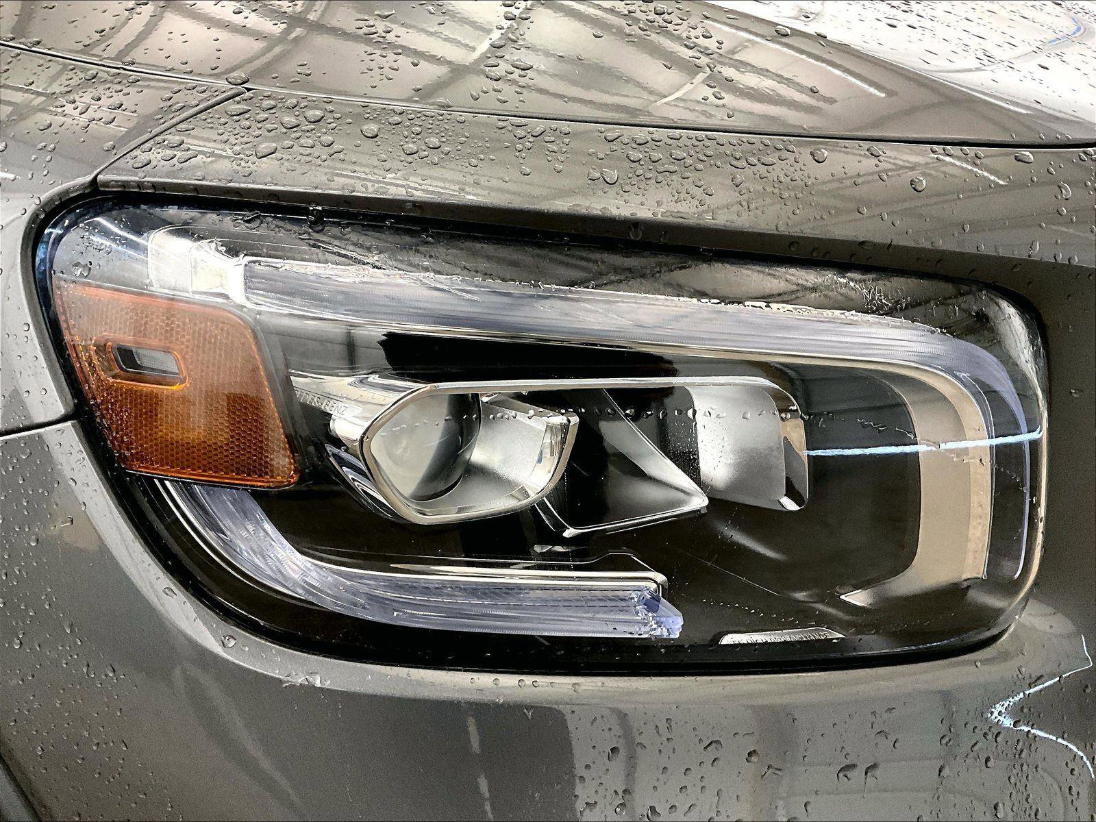 Used 2022 Mercedes-Benz GLB 250 4MATIC image 27