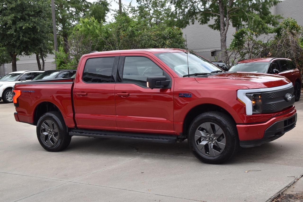 Certified 2025 Ford F150 Lightning Flash AWD/4WD image 5