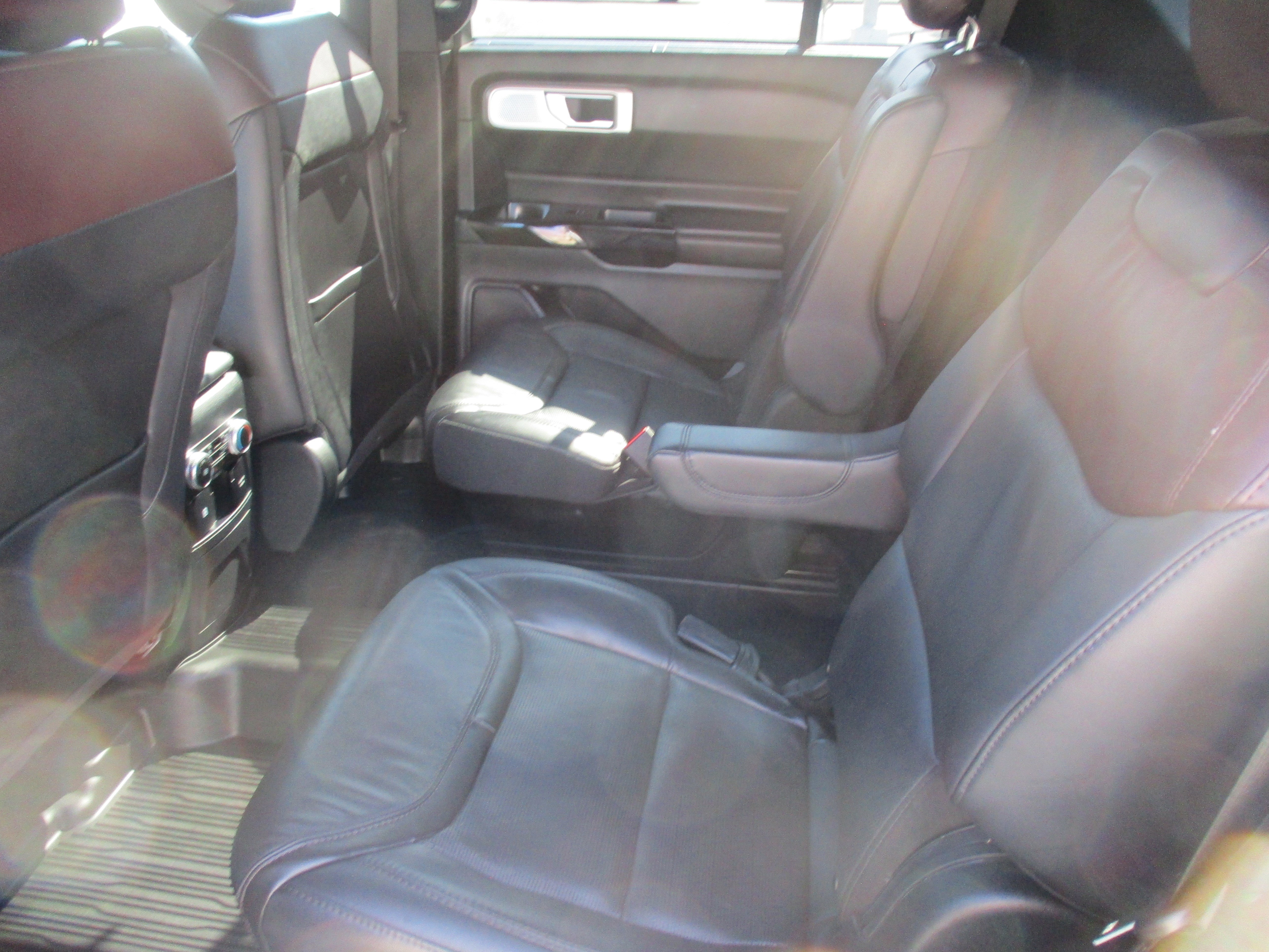 Certified 2023 Ford Explorer Platinum w/ Technology Package AWD/4WD image 14