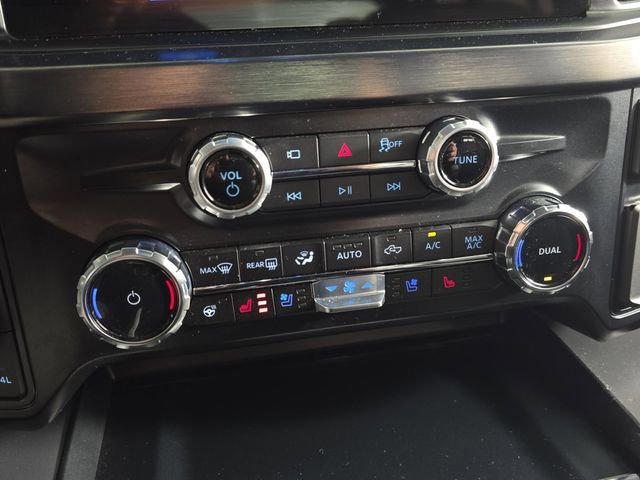 Certified 2025 Ford F350 Lariat w/ Black Appearance Package image 18