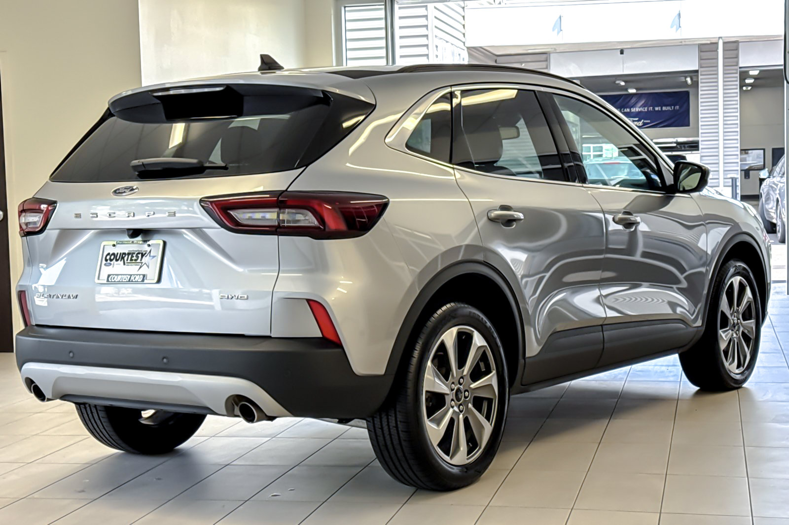 Certified 2024 Ford Escape Platinum AWD/4WD image 4