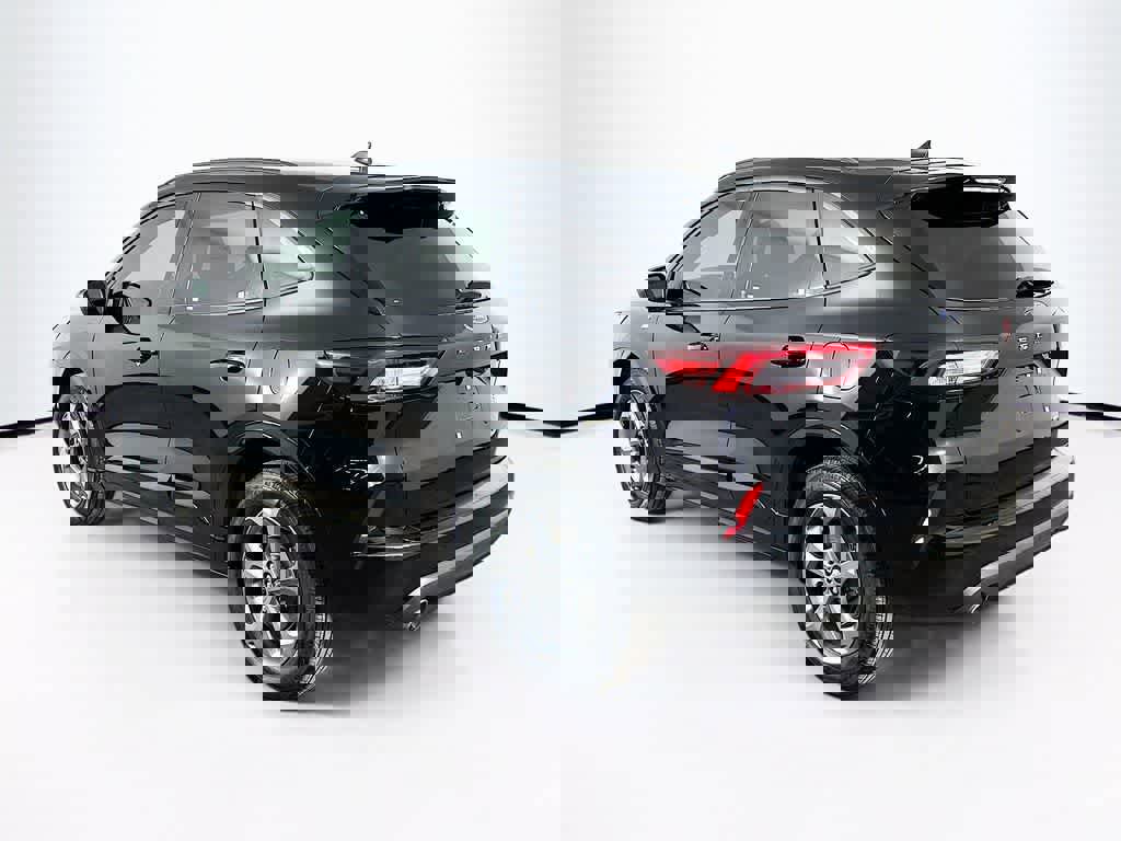 Certified 2023 Ford Escape ST-Line image 4