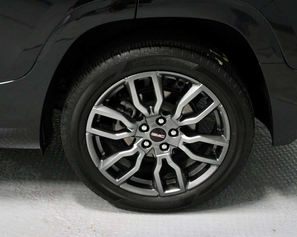 Used 2024 GMC Terrain Denali w/ Black Diamond Edition AWD/4WD image 18