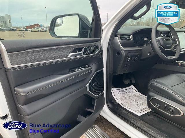 Used 2023 Jeep Wagoneer Series III w/ Premium Group I image 11