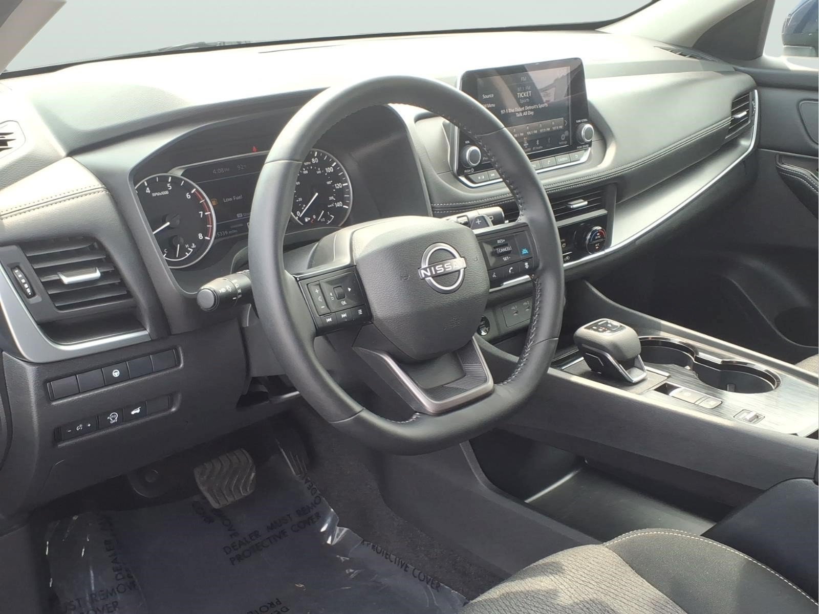 Used 2026 Nissan Rogue SV FWD image 7