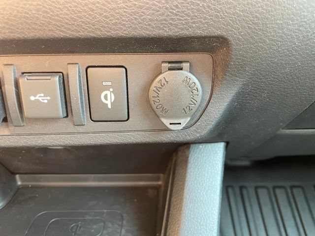 Used 2022 Toyota Tacoma TRD Off-Road w/ Technology Package AWD/4WD image 30