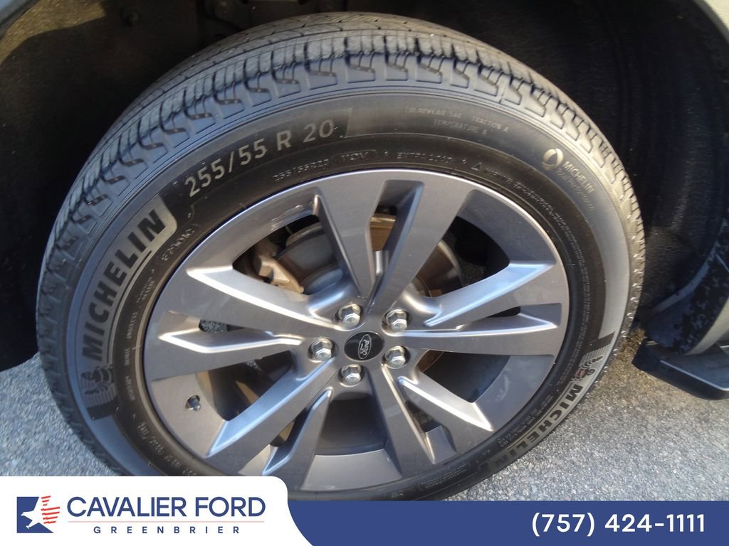 Certified 2023 Ford Explorer XLT w/ Equipment Group 202A AWD/4WD image 10