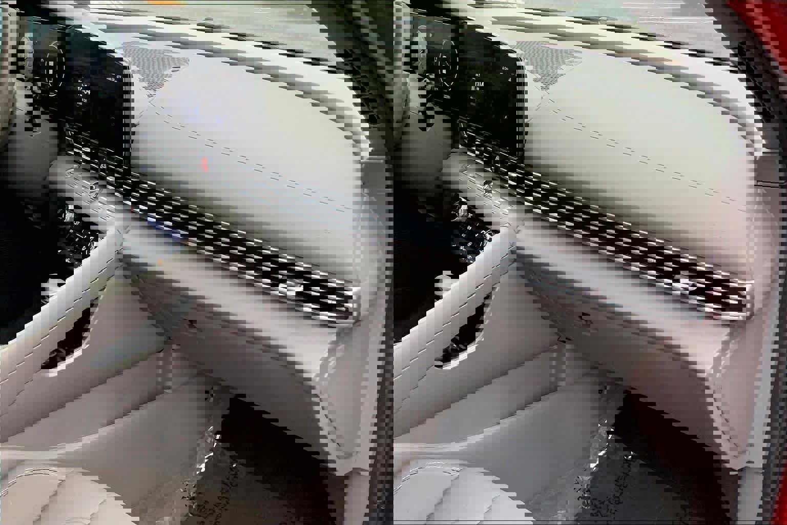 Used 2023 Hyundai Elantra SEL w/ Convenience Package image 16