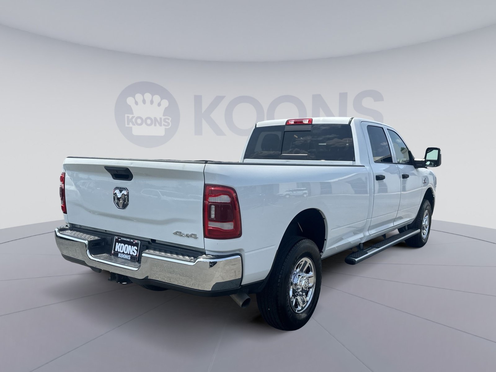 Used 2024 RAM 2500 Tradesman w/ Chrome Appearance Group AWD/4WD image 11