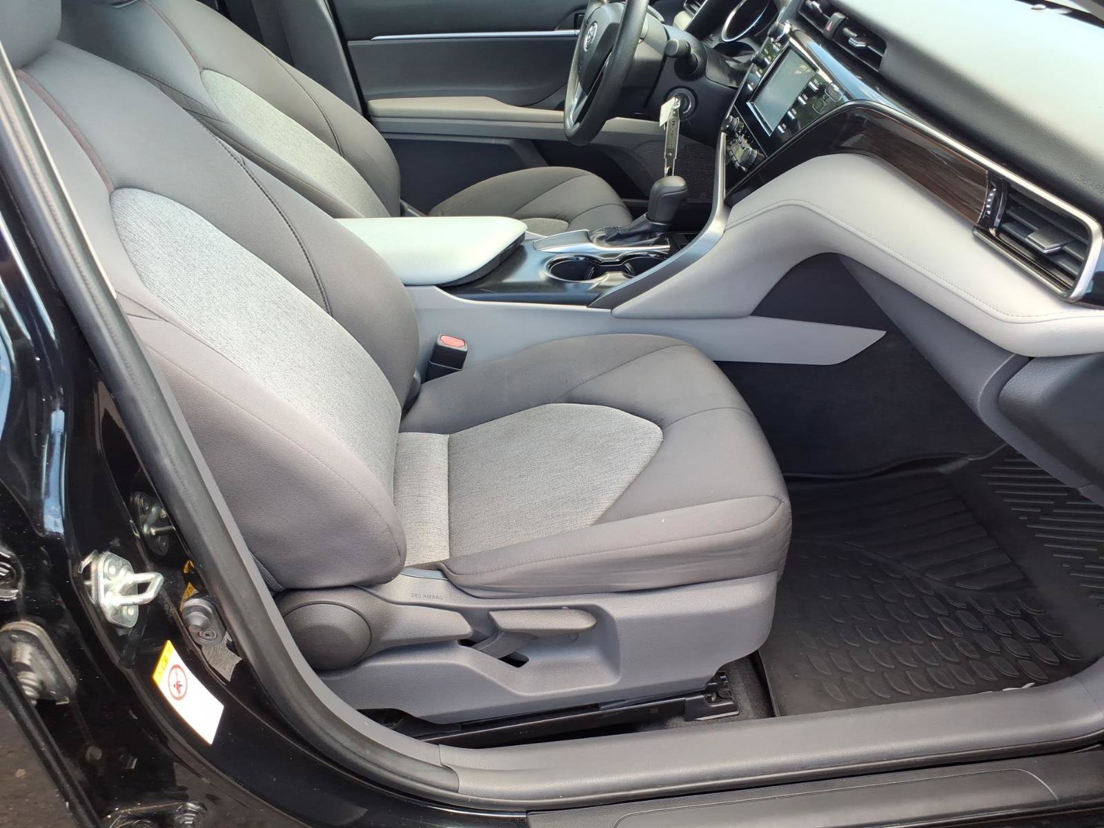 Used 2019 Toyota Camry LE FWD image 8