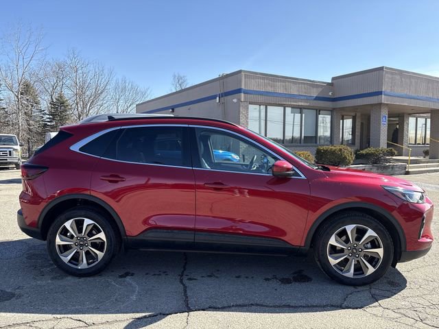 Certified 2023 Ford Escape Platinum w/ Class II Trailer Tow Package image 4